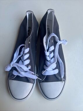 Blue Suede Shoes Canvas Sneaker Womens Size 11 Blue Low Top Lace Up Tennis Skate